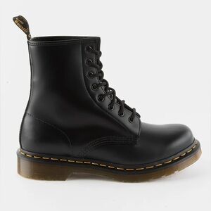 Dr. Martens 1460 Smooth Leather Lace Up Boots Black Women’s Size 7 NEW